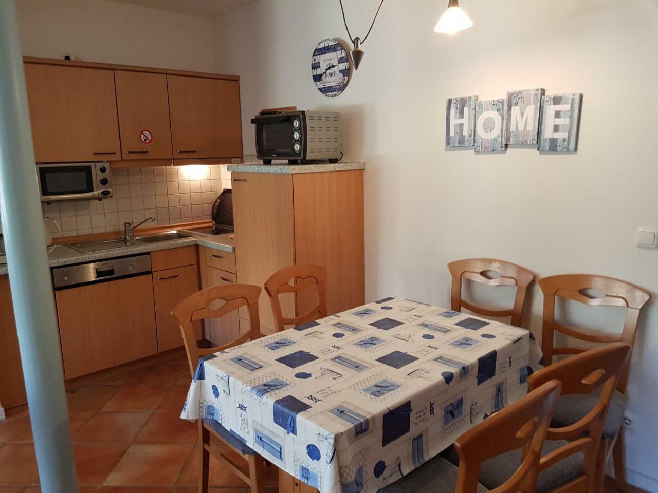 Ferienwohnung 4 Im Haus Am See Mit Wintergarten Und Terrasse Seedorf  Quarto foto