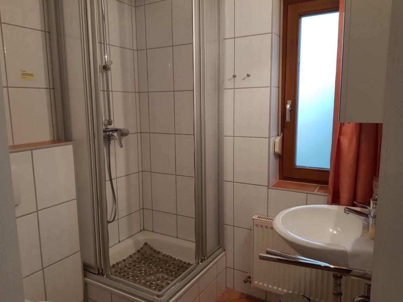 Ferienwohnung 4 Im Haus Am See Mit Wintergarten Und Terrasse Seedorf  Quarto foto