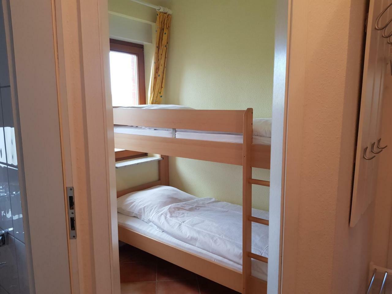 Ferienwohnung 4 Im Haus Am See Mit Wintergarten Und Terrasse Seedorf  Quarto foto