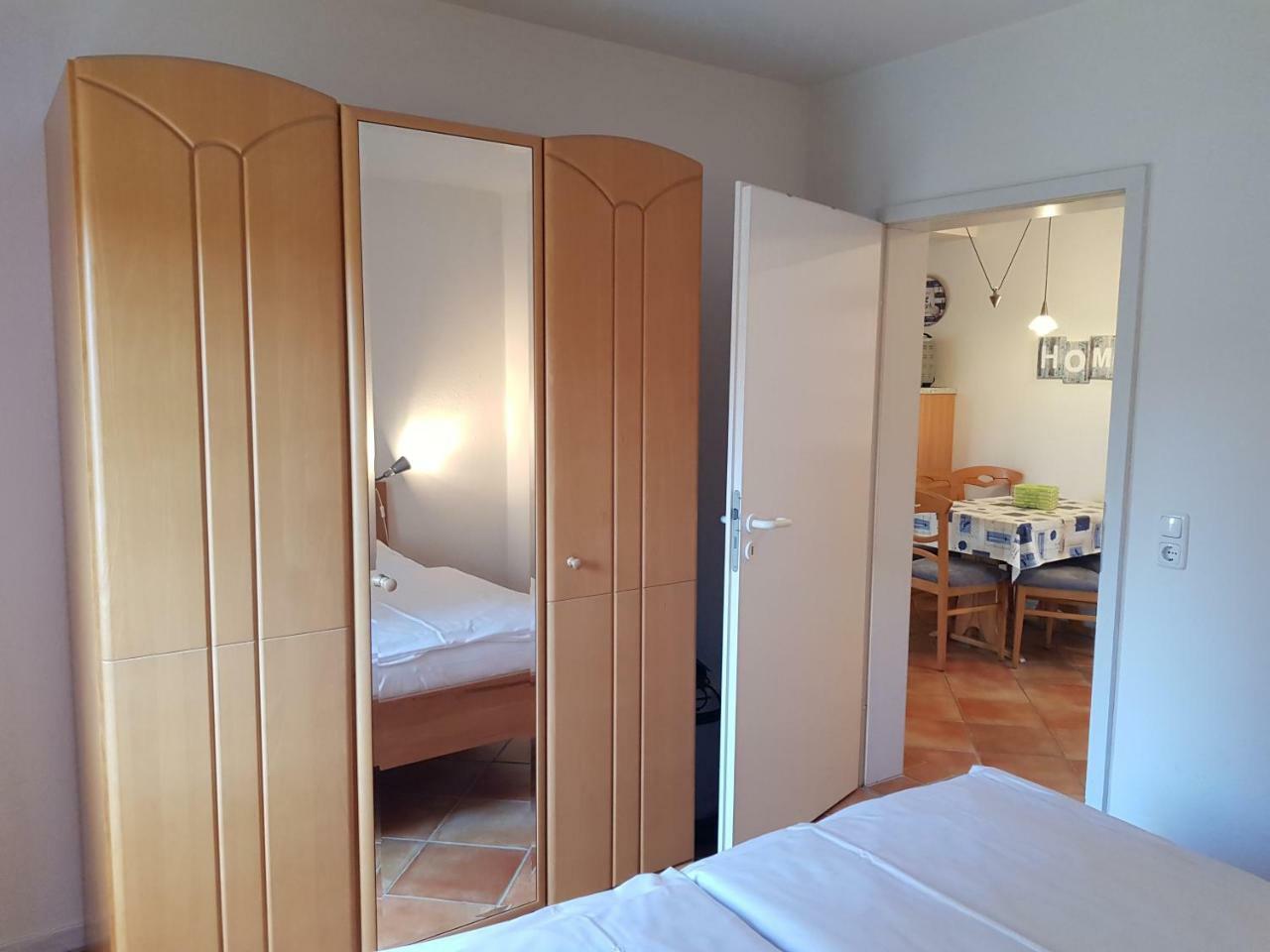 Ferienwohnung 4 Im Haus Am See Mit Wintergarten Und Terrasse Seedorf  Quarto foto